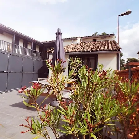 Le Glenat / 2 Pieces Climatise Avec Terrasse